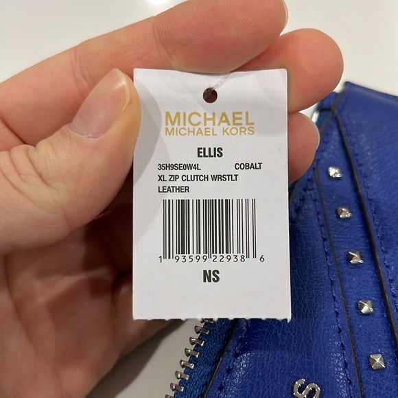 Michael Kors Clutch - Picture 5 of 5